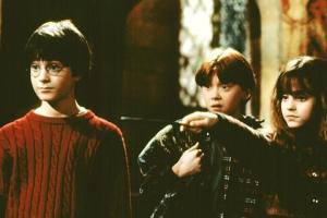 'Harry Potter' cumple 20 años: el director Chris Columbus habla sobre cómo trabajar con el joven Daniel Radcliffe y por qué quiere adaptar 'The Cursed Child'