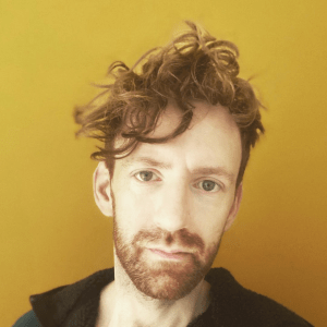 La estrella Percy Weasley de Harry Potter, Chris Rankin, luce irreconocible 20 años después