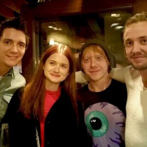 La estrella de 'Harry Potter' Tom Felton se reúne con Rupert Grint y más Weasley